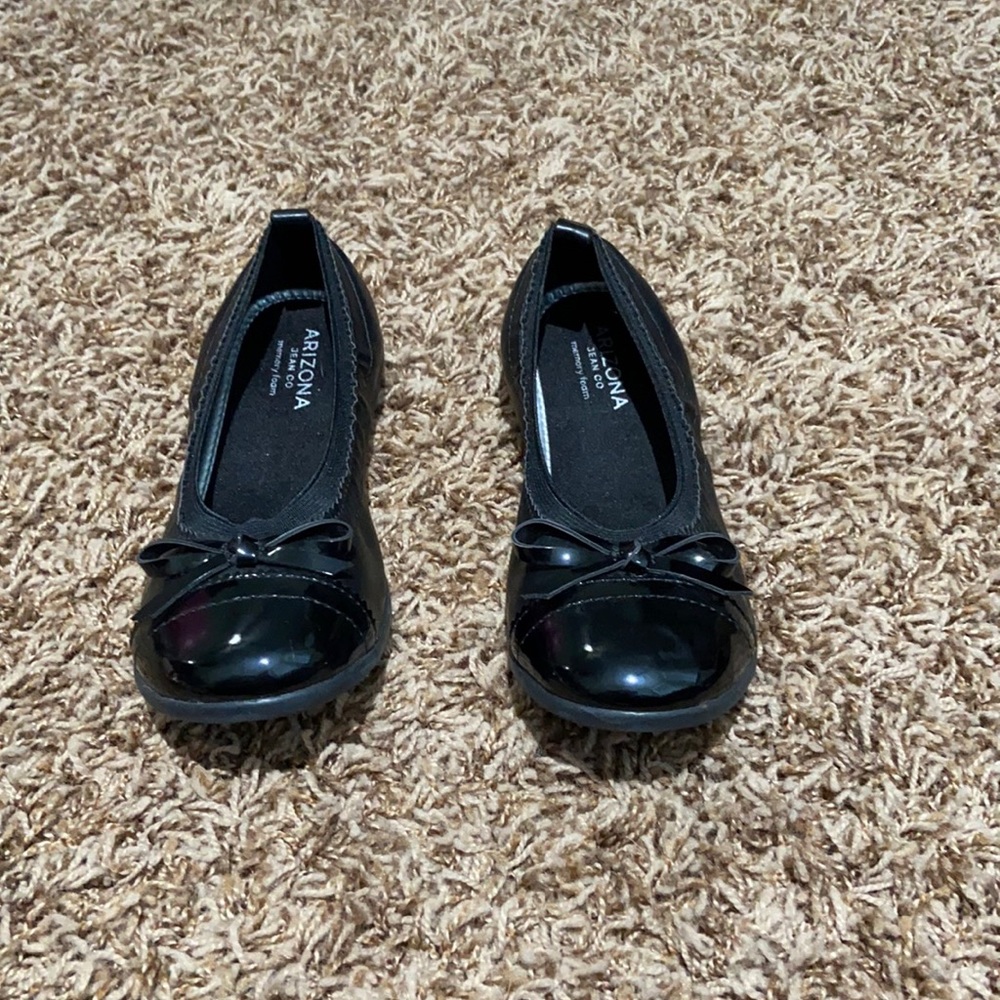 Girls Slip on Dress Shoes size 13.  Excellent shape.   Never worn outside.